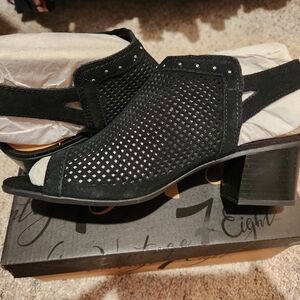 Vintage 7 Black  Sandals